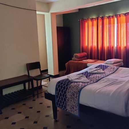 Hotel Caveri Comfort Inn Madikeri Kültér fotó