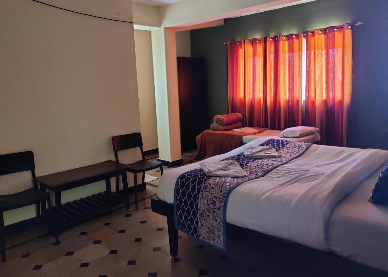 Hotel Caveri Comfort Inn Madikeri Kültér fotó