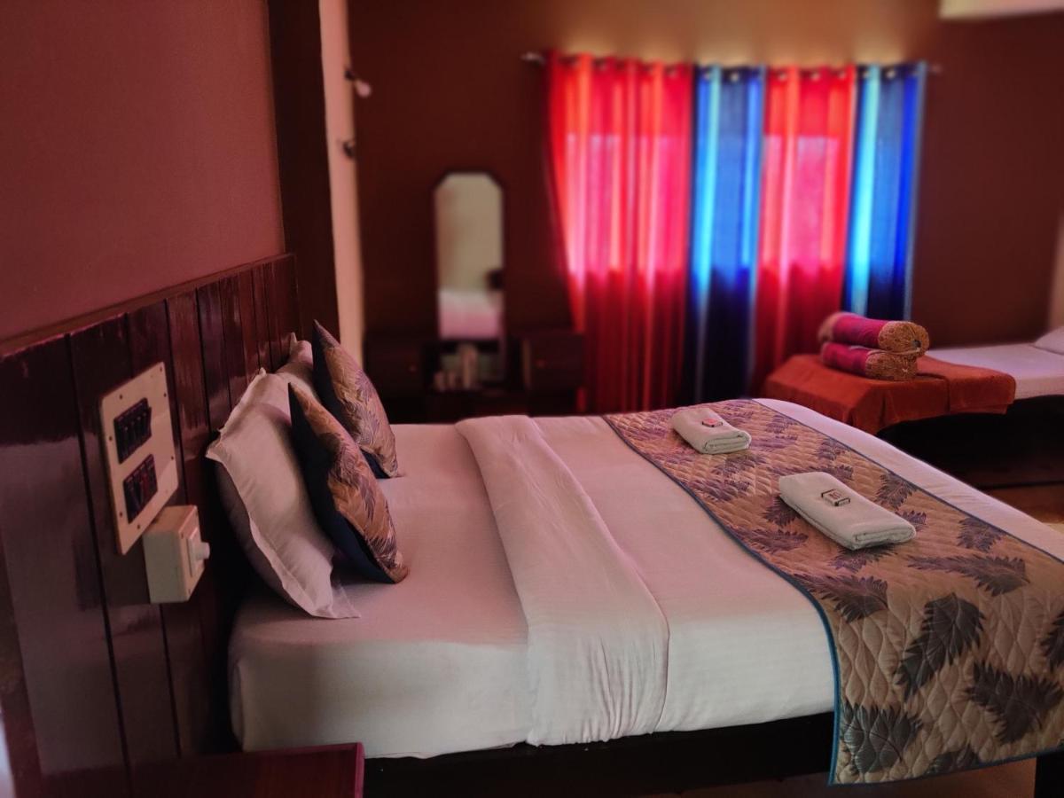 Hotel Caveri Comfort Inn Madikeri Kültér fotó
