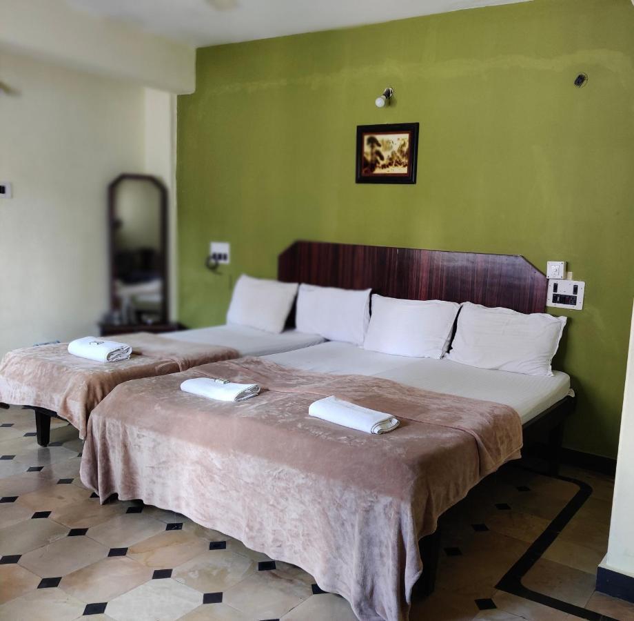 Hotel Caveri Comfort Inn Madikeri Kültér fotó