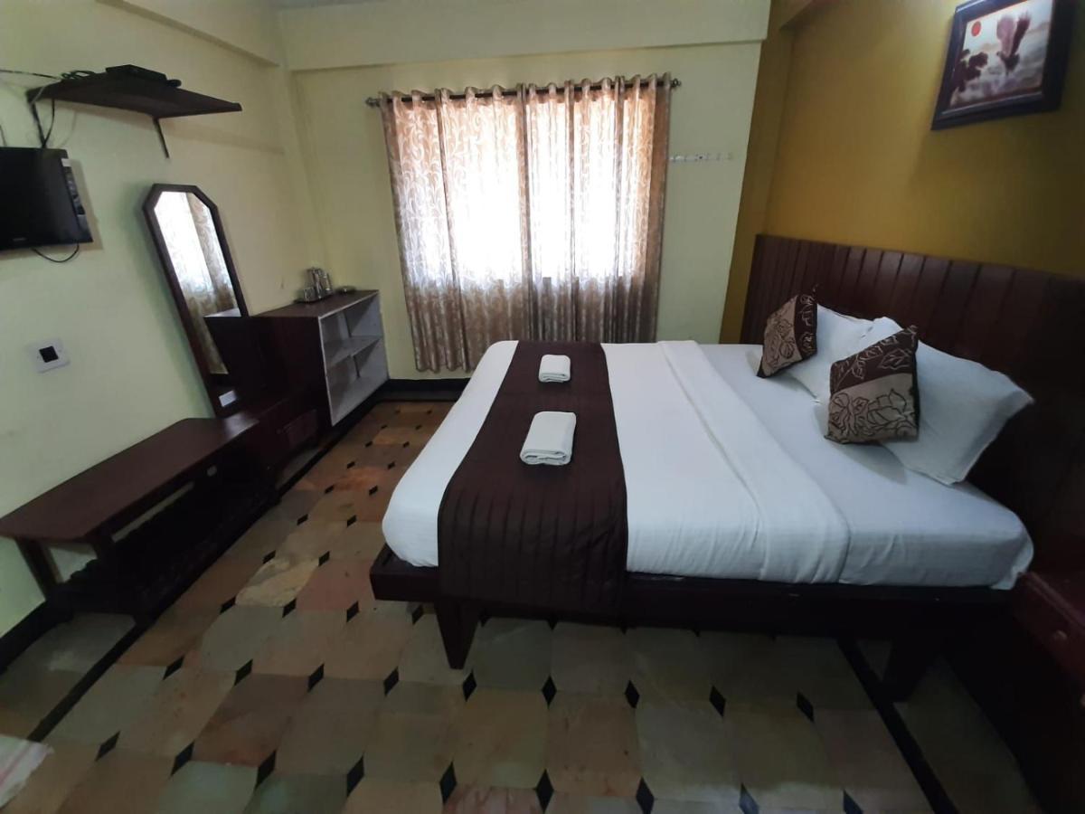 Hotel Caveri Comfort Inn Madikeri Kültér fotó