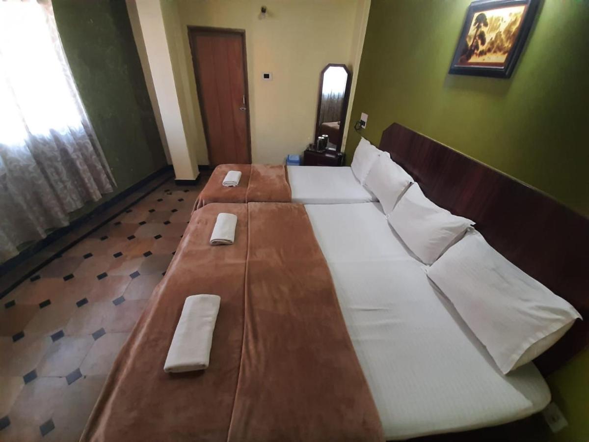Hotel Caveri Comfort Inn Madikeri Kültér fotó