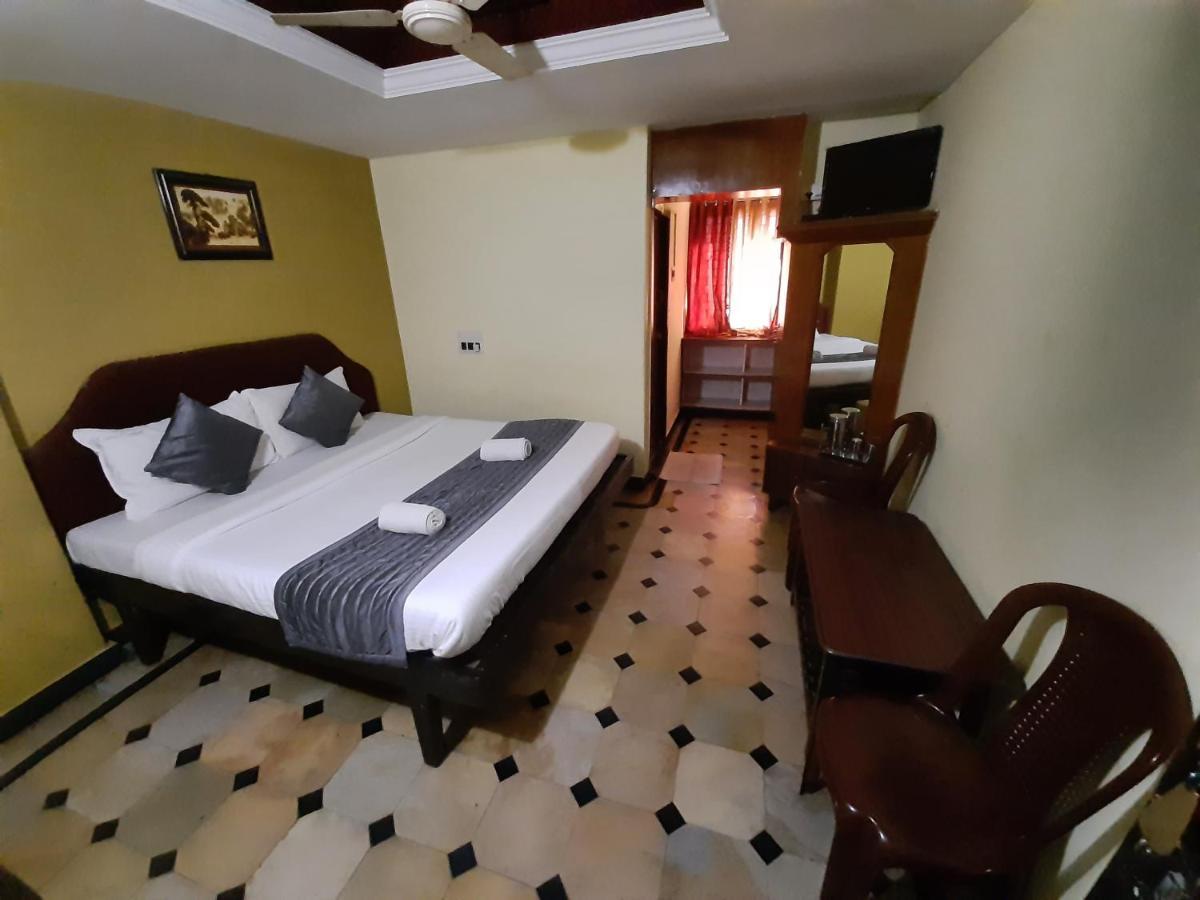 Hotel Caveri Comfort Inn Madikeri Kültér fotó