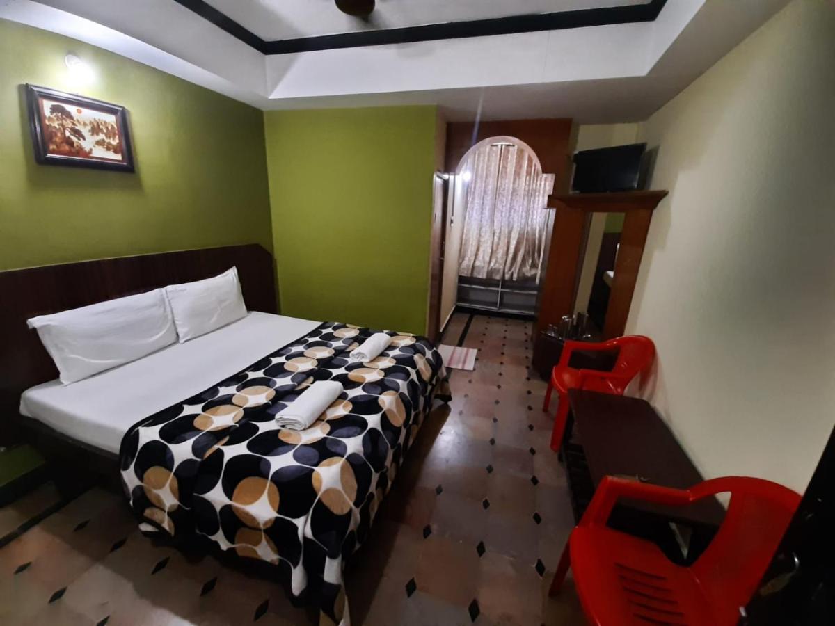 Hotel Caveri Comfort Inn Madikeri Kültér fotó